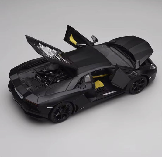 Lamborghini Aventador Diecast Model (1:18 scale)