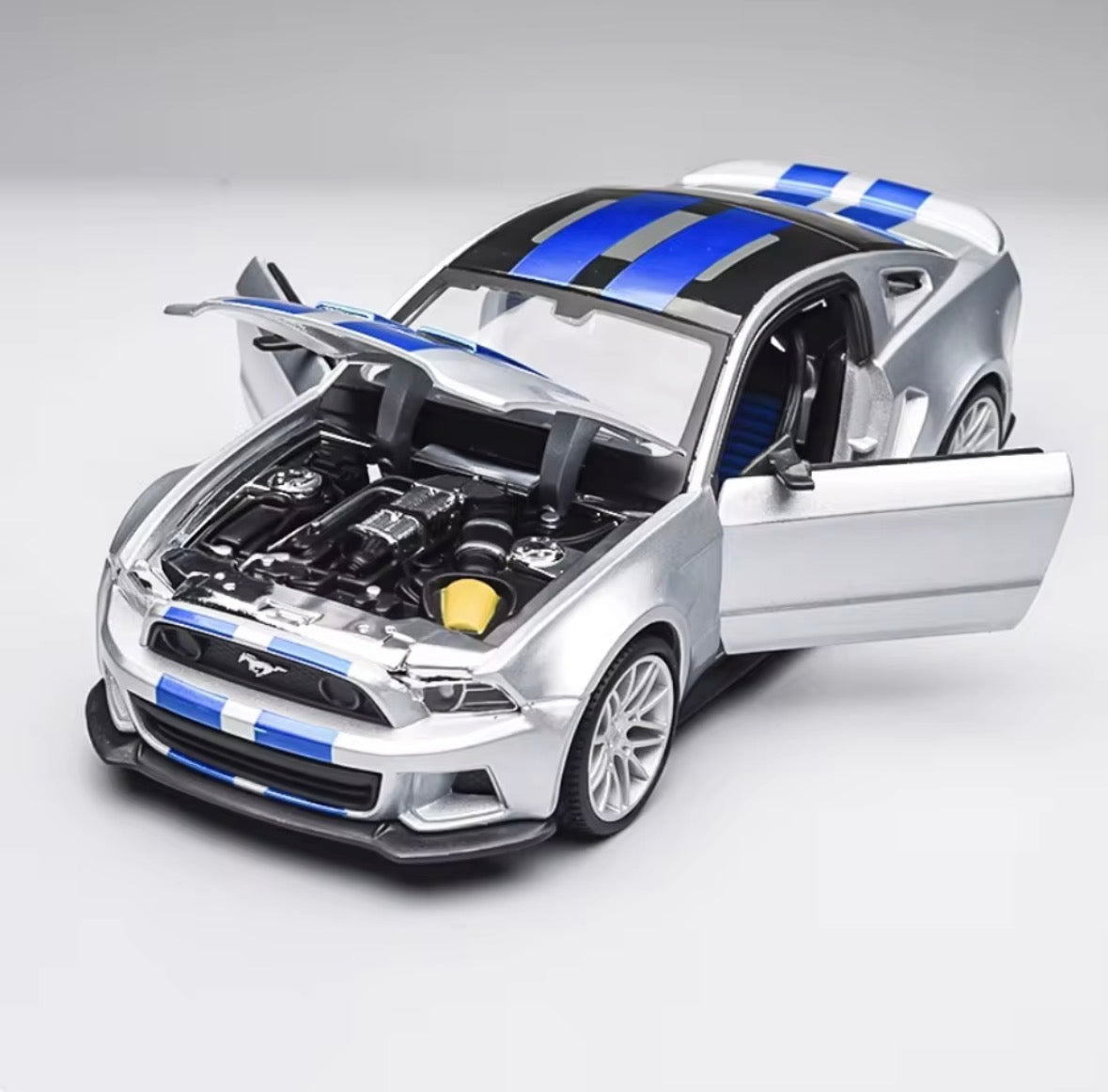 Mustang Model Car (1:24 Scale)