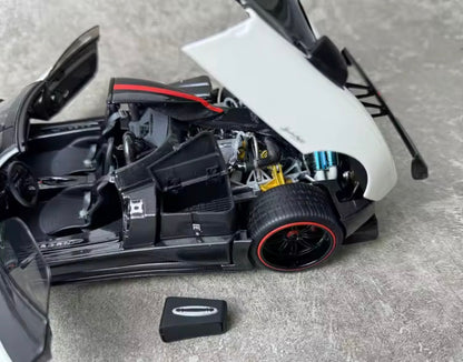 Pagani Zonda HH Diecast Model (1:18 Scale)
