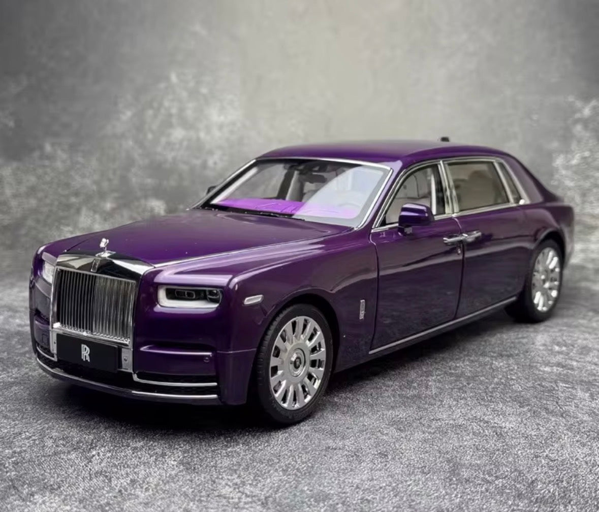 Rolls-Royce Phantom Diecast Model (1:18 scale )