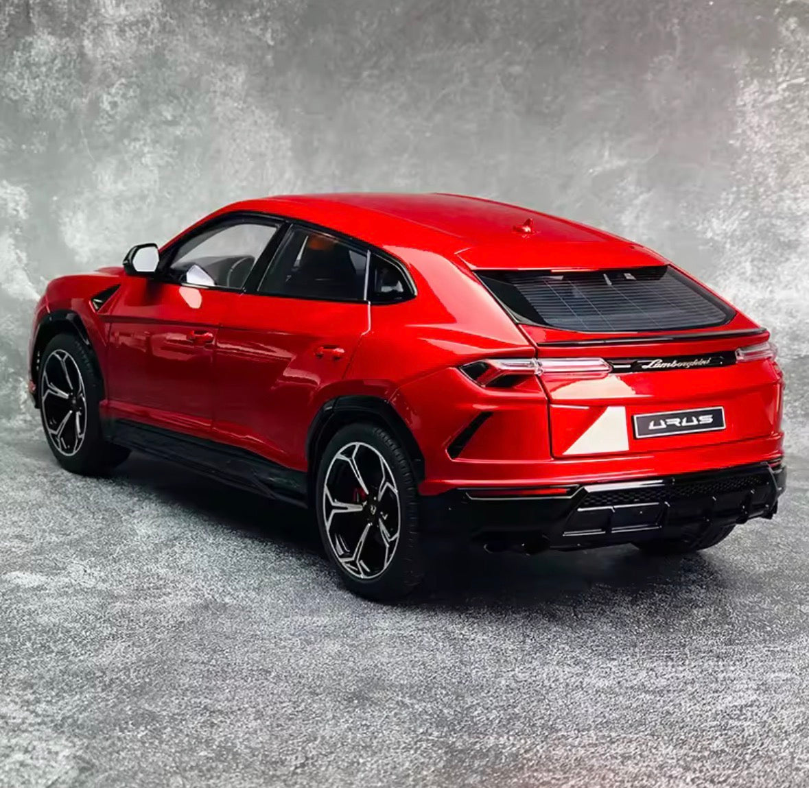 Lamborghini Urus Diecast Model ( 1:18 scale)