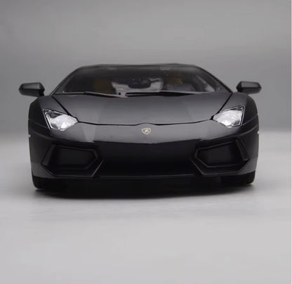 Lamborghini Aventador Diecast Model (1:18 scale)