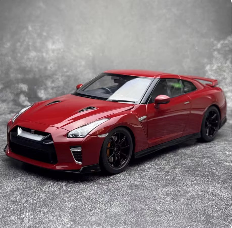 Nissan GT-R (R35) Diecast Model (1:18 scale)
